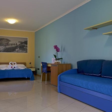 Hotel Ristorante Al Canto Delle Sirene Terracina Ngoại thất bức ảnh