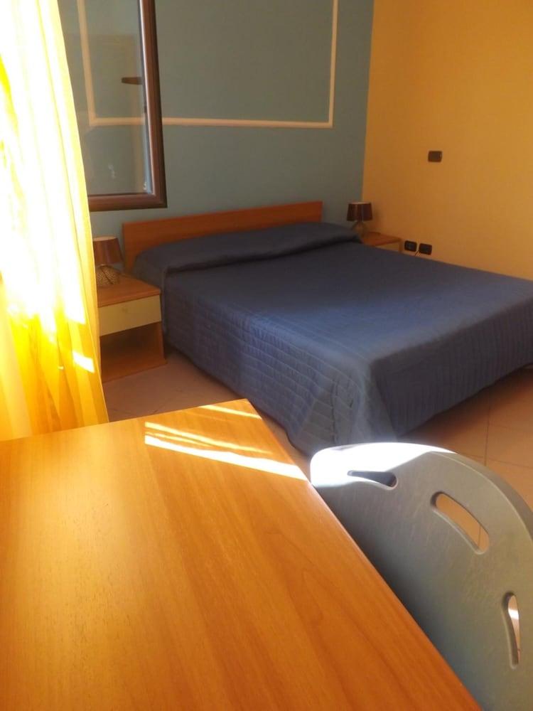 Hotel Ristorante Al Canto Delle Sirene Terracina Ngoại thất bức ảnh